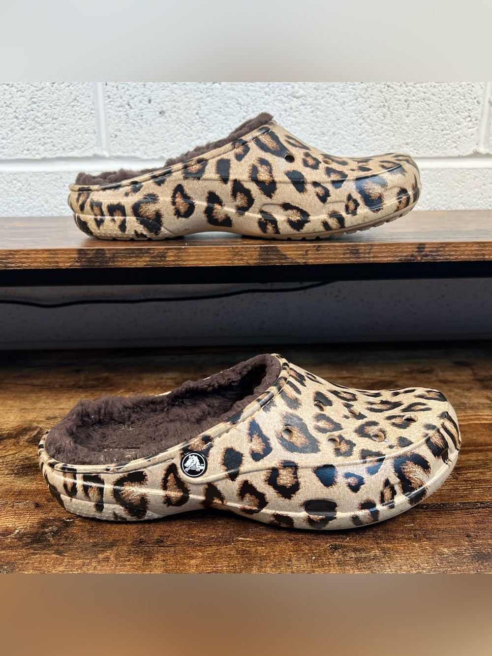 CROCS Clogs Freesail Leopard Fleece Lined Shoes Comfortable Casual Women's 9